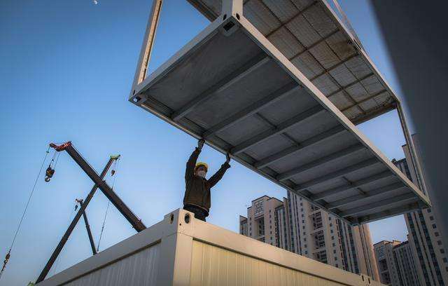 经济修复还看基建，水泥建材行业迎机遇，积极布局行业龙头